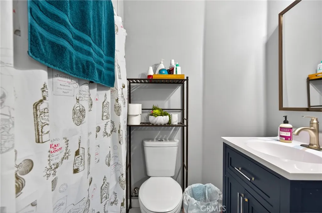 8627 John Avenue, Los Angeles, California 90002 home-pic-43